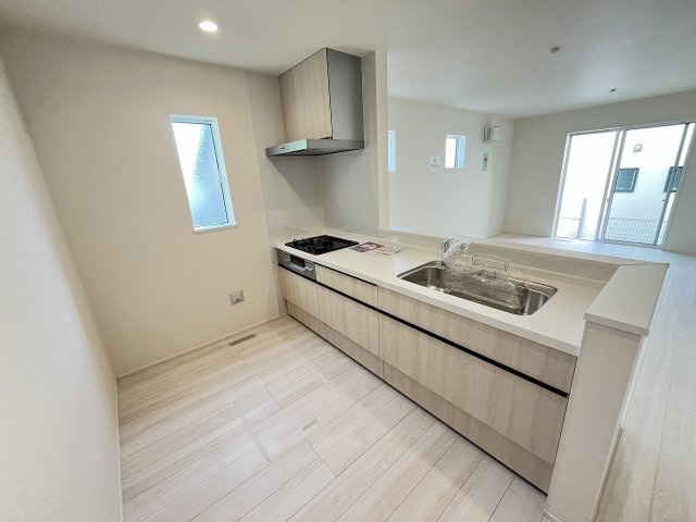 【キッチン】 | 福岡市中央区笹丘2丁目1期　2号棟（全5棟）【仲介手数料無料・0円】 | 現地写真。