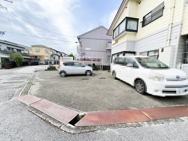 めぞん太陽の駐車場