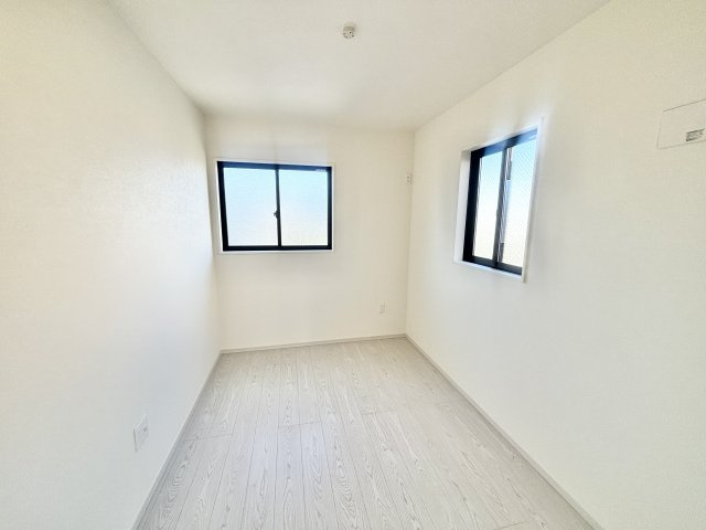 【仲介手数料無料／名古屋市中川区】中川区野田2期　Terrechez　新築戸建　1号棟の洋室