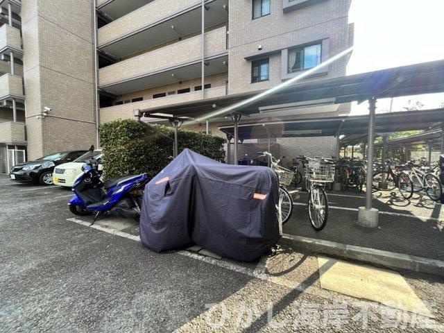 ファミール茅ヶ崎の駐車場|バイク置場