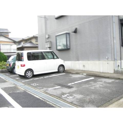 ハートホーム山本Ｃの駐車場