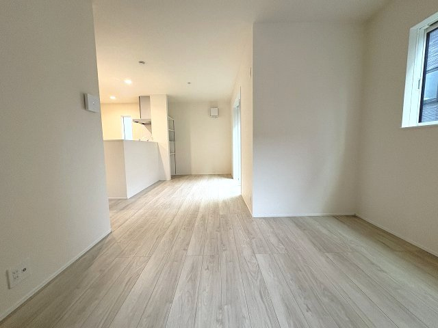 【居間・リビング】 | 福岡市中央区笹丘2丁目1期　3号棟（全5棟）【仲介手数料無料・0円】 | 現地写真。
