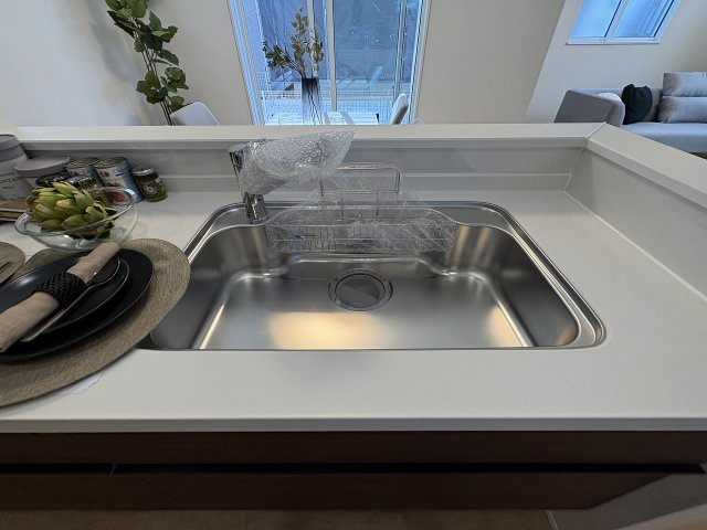 【キッチン】 | 福岡市中央区笹丘2丁目1期　3号棟（全5棟）【仲介手数料無料・0円】 | 施工例。施工例は完成時と異なる場合があります。