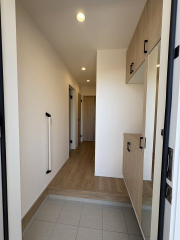 【玄関】 | 福岡市中央区笹丘2丁目1期　3号棟（全5棟）【仲介手数料無料・0円】 | 施工例。施工例は完成時と異なる場合があります。