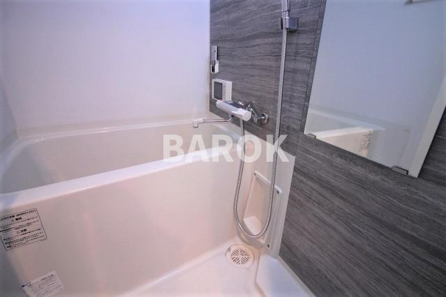 プライムアーバン博多の浴室