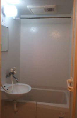 【浴室】 | レオパレスルミエールエスト