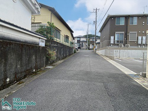 西賀茂大深町 中古戸建の前面道路含む現地写真