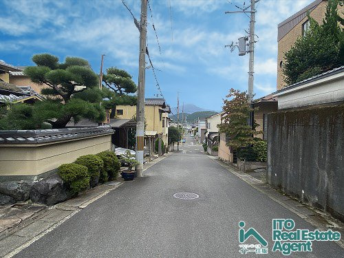 西賀茂大深町 中古戸建の前面道路含む現地写真