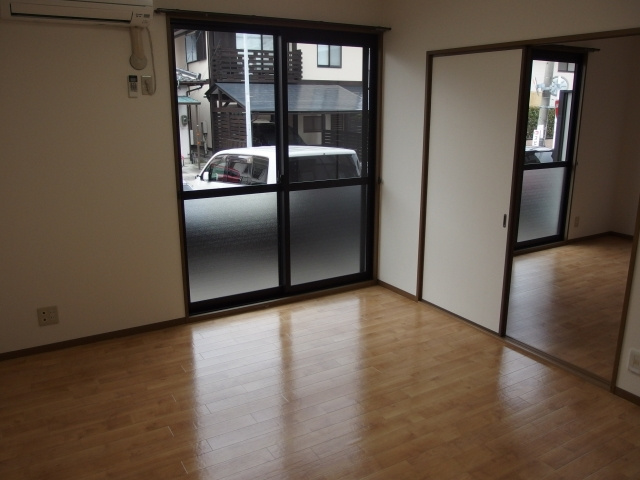 エンドルフィン　Ｂの居間・リビング