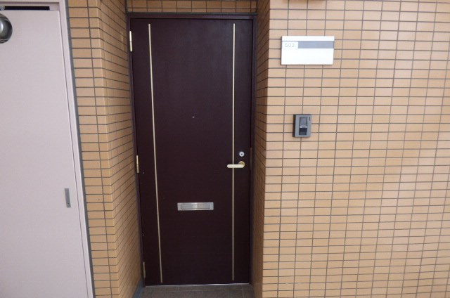 ルースト蕨の玄関