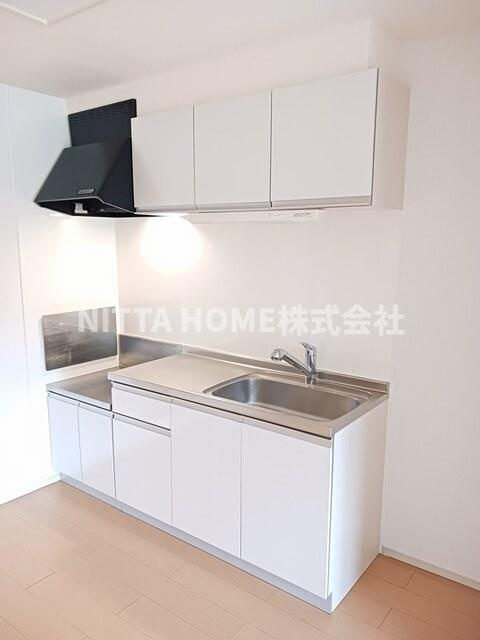 ブライト岡崎のキッチン|コンロ設置可能なオープンタイプのキッチンを採用しています◇