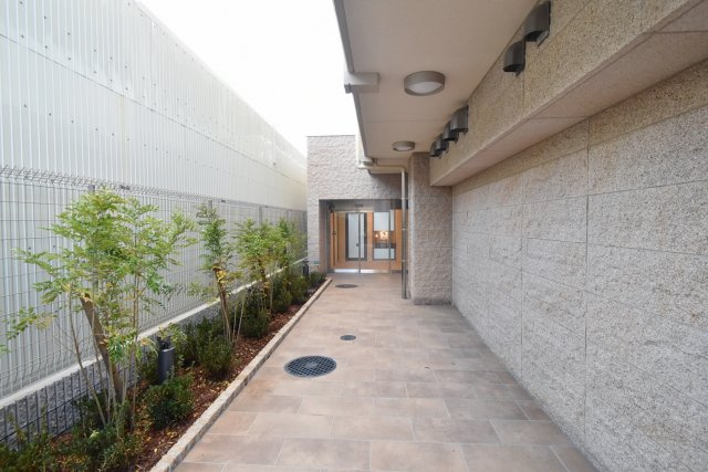 Bris西宮のエントランス