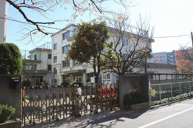練馬区立豊玉東小学校まで457m
