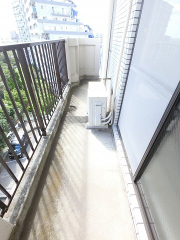 【バルコニー】