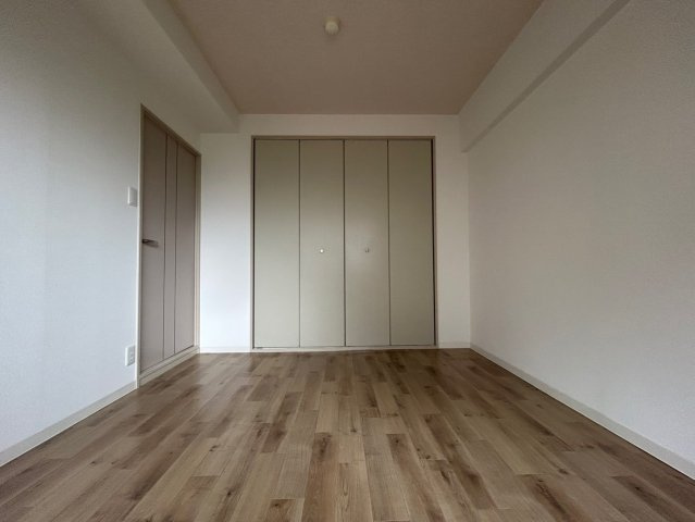 エトワール緑丘の洋室