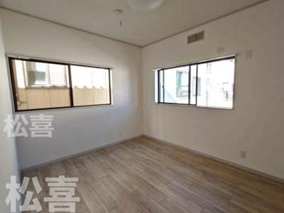 【洋室】 | 本牧三之谷テラスハウス | 落ち着いた色調の洋室です