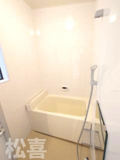 【浴室】 | 本牧三之谷テラスハウス | 落ち着いた空間のお風呂です