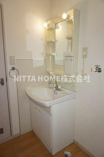 ピュア・コートの洗面所|洗髪洗面化粧台に室内洗濯機置場もあります♪