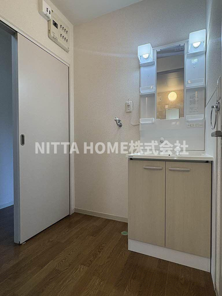 ピュア・コートの洗面所|洗髪洗面化粧台に室内洗濯機置場もあります♪