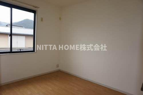 ピュア・コートの洋室|洋室は５．９帖と４．６帖の２室です☆