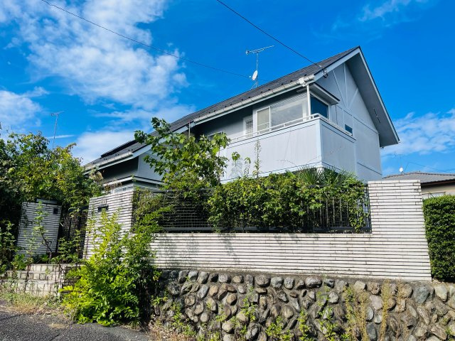 あきる野市野辺　古家付売地の外観|日当たりも良いですよ♪