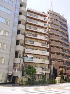 【外観】 | 穏やかな風と陽光を導き、プライバシーに配慮された設計プランを採用し、居住性を一段と心地よいものにしています。