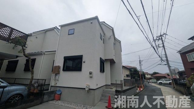 藤沢市片瀬３丁目４－５２新築戸建ての前面道路含む現地写真|前面道路含む現地写真です