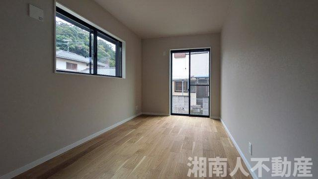 藤沢市片瀬３丁目４－５２新築戸建ての洋室|個人の部屋や寝室として使える洋室です