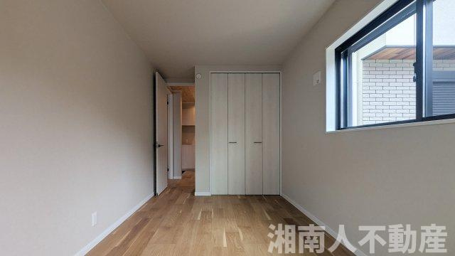 藤沢市片瀬３丁目４－５２新築戸建ての洋室|コンパクトで使いやすい洋室です