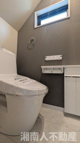 藤沢市片瀬３丁目４－５２新築戸建てのトイレ|ゆったりとした空間のトイレです