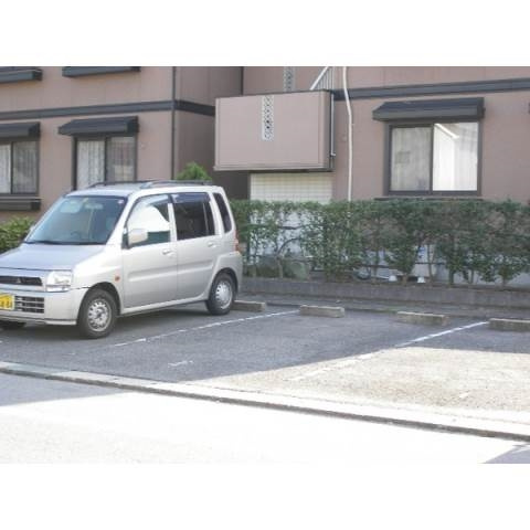 セジュール北アルプスの駐車場