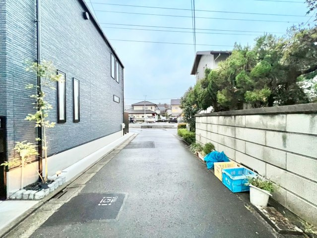 杉並区上高井戸3丁目　新築戸建の前面道路含む現地写真|2025.10.24撮影

現地ご見学希望・資料請求などお気軽にお問い合わせ下さい！
03-5990-5201