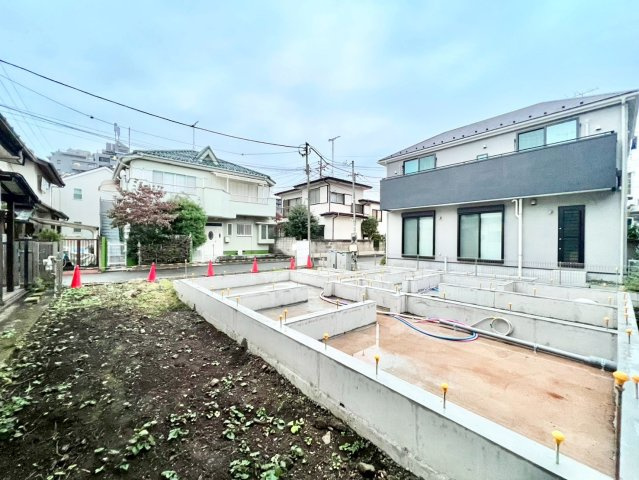 杉並区上高井戸3丁目　新築戸建の外観|2025.10.24撮影

現地ご見学希望・資料請求などお気軽にお問い合わせ下さい！
03-5990-5201