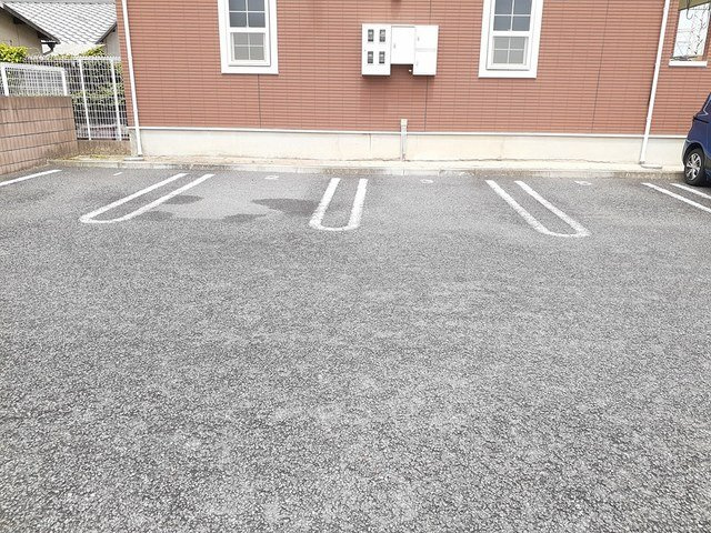 メゾン川勝Ⅰの駐車場