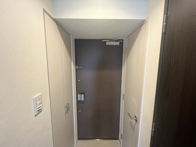 Augusta Residence 新小岩の玄関