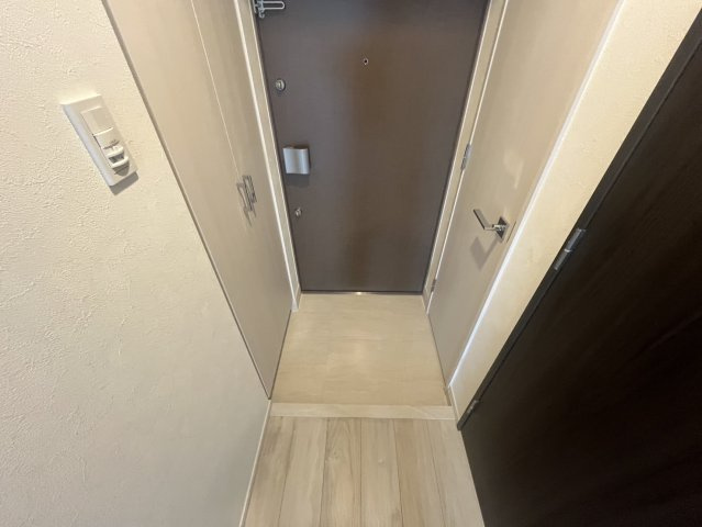 Augusta Residence 新小岩の玄関