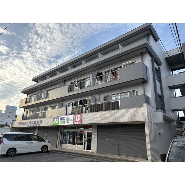 三剛ビルの外観