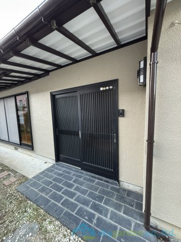 小田原市別堀　中古戸建の玄関