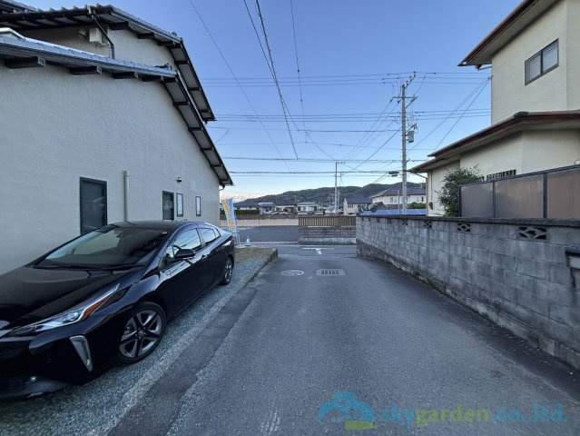 小田原市別堀　中古戸建の前面道路含む現地写真