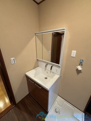 小田原市別堀　中古戸建の独立洗面台