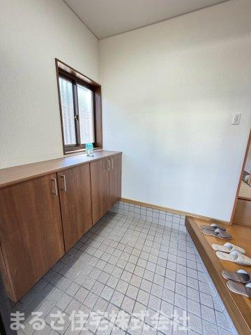 生目台東４丁目　中古戸建の玄関