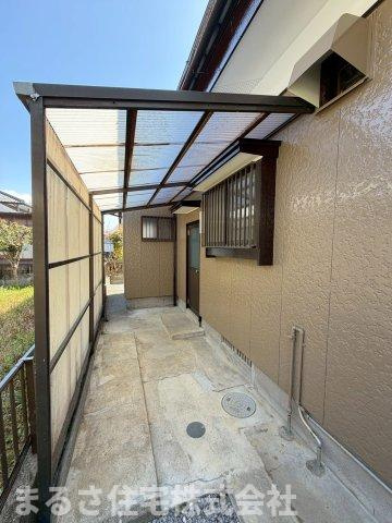 生目台東４丁目　中古戸建の駐車場