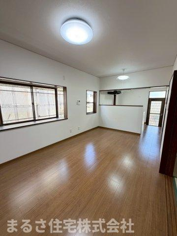 生目台東４丁目　中古戸建の居間・リビング