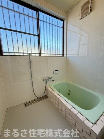 生目台東４丁目　中古戸建の浴室