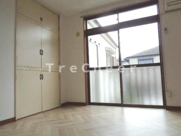 サンライズハイツの居間・リビング