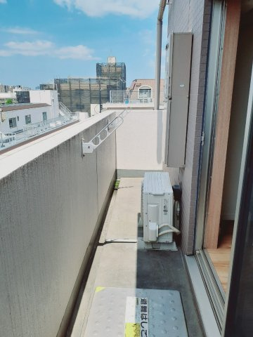 【バルコニー】