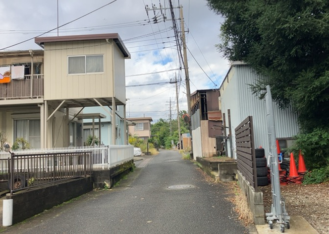 【展望】 | 桜や紅葉の名所に出かける人は多いと思いますが、家にいながら季節の移ろいを感じる生活を送りませんか？リビングや窓から見える景色が生活を彩るワンポイントに！現地から見える景色を堪能してみては如何でしょう。