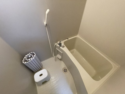 【浴室】 | 新豊里ハイツ | 清潔感のあるお風呂です。