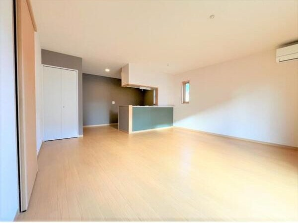 ガーデンパスＣの居間・リビング