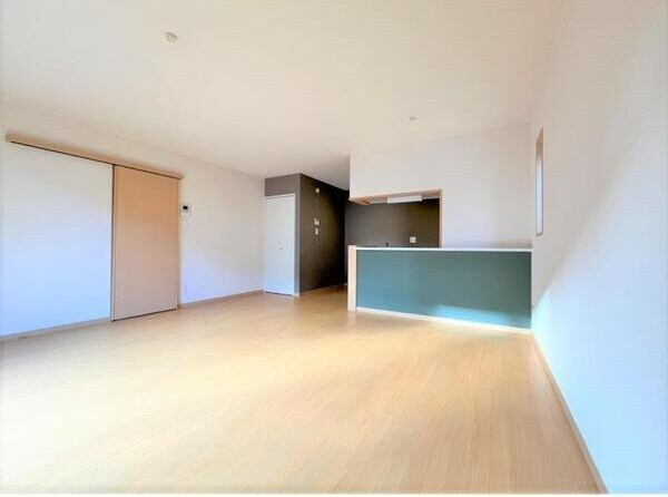 ガーデンパスＣの居間・リビング